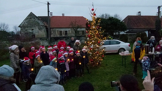27-12-2022-rozsviceni-vanocniho-stromu-09.jpg